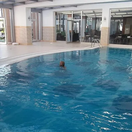 Spacious Luxury Living On Magnificent Gated Tropicana , Overlooks The Comm Apartament Side