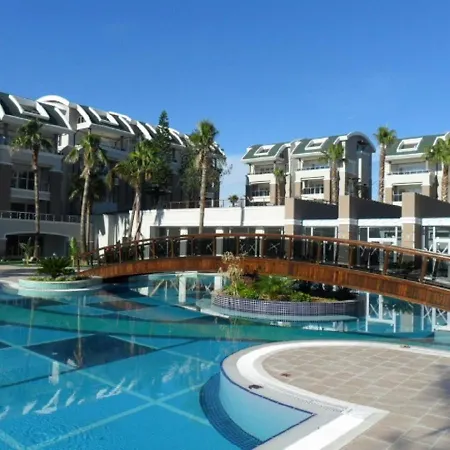 Spacious Luxury Living On Magnificent Gated Tropicana , Overlooks The Comm 시데